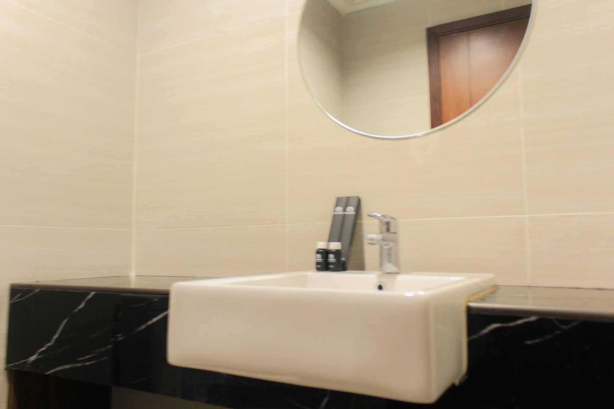 Homey And Comfort At West Vista By Travelio *