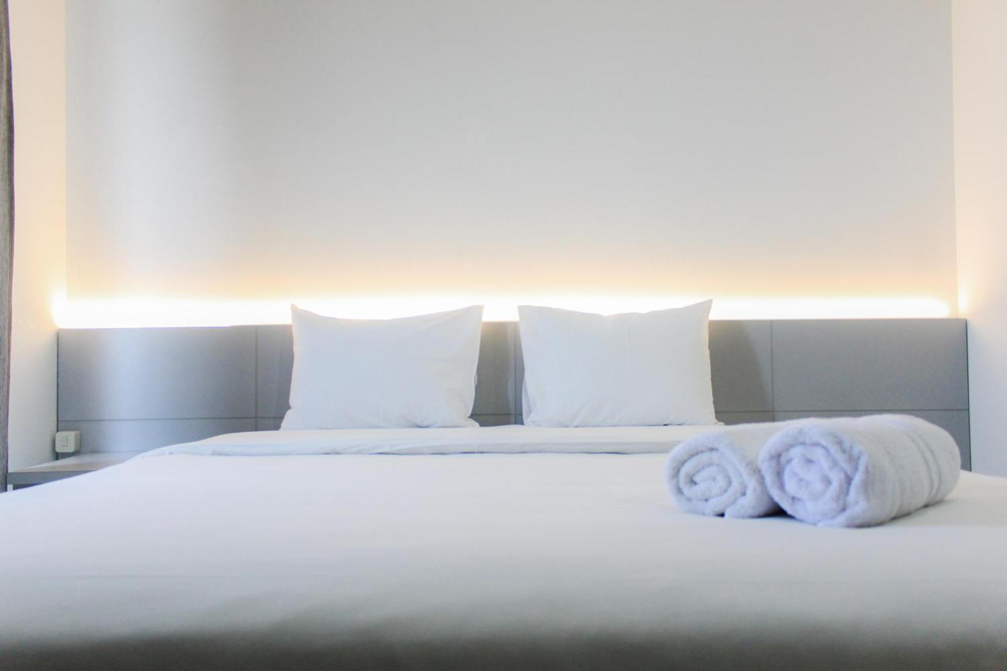 Homey And Comfort At West Vista By Travelio * Jakarta