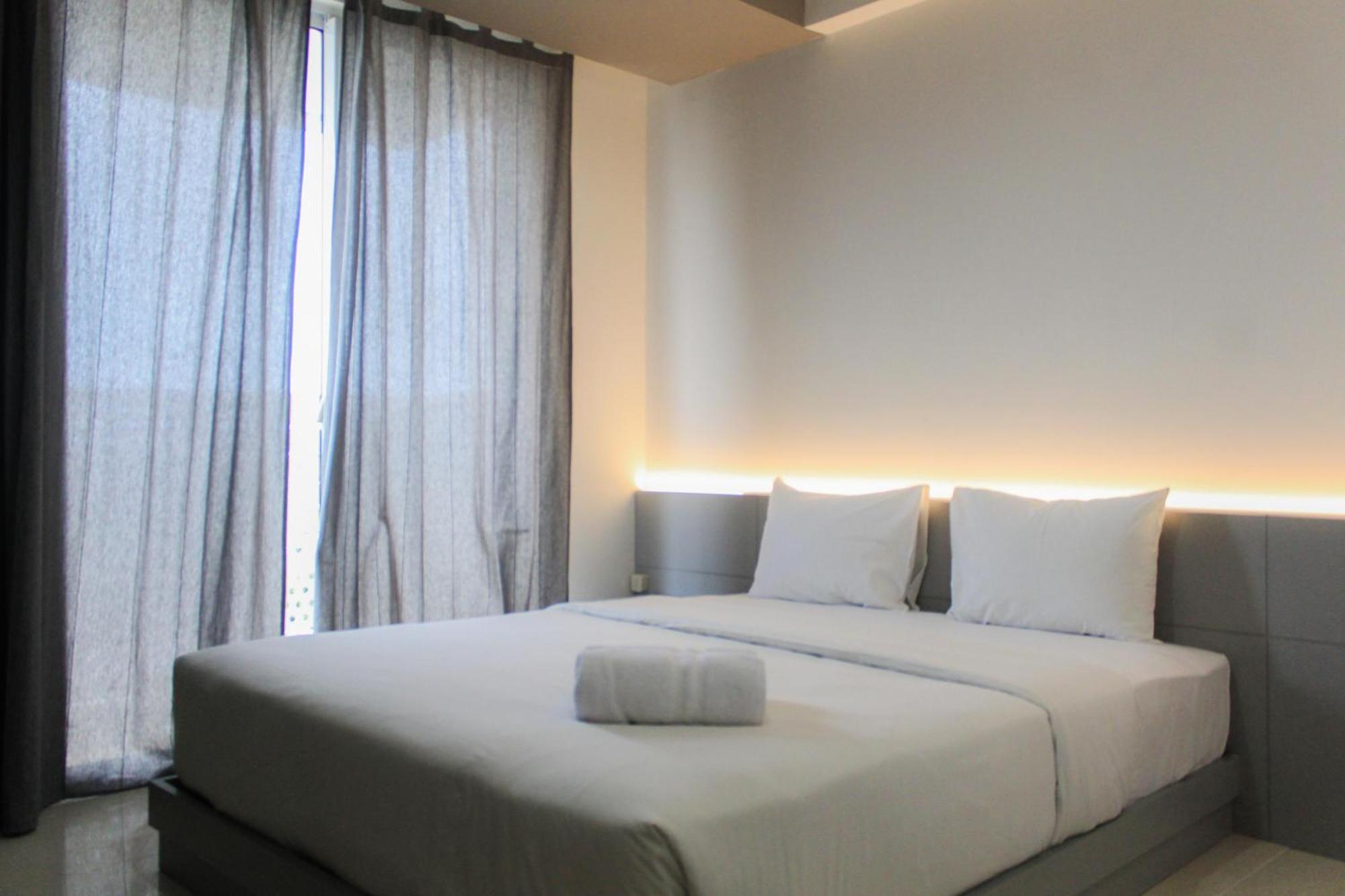 Homey And Comfort At West Vista By Travelio